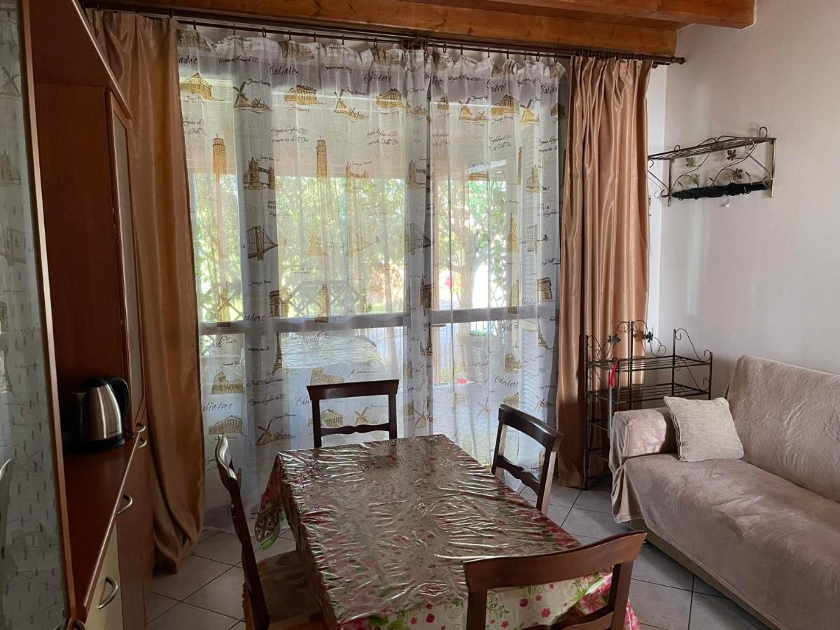 Garda Felice Appartement Desenzano del Garda Buitenkant foto