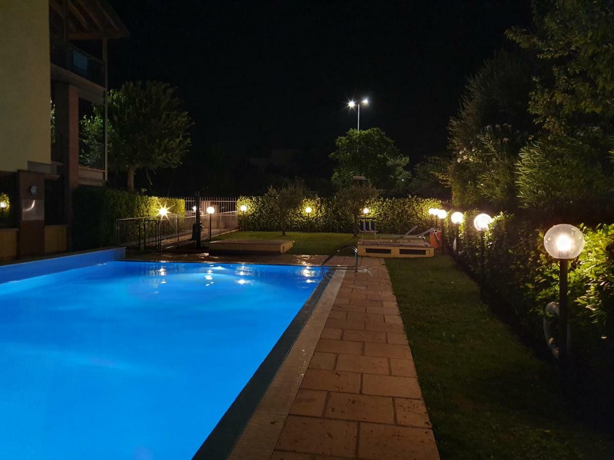 Garda Felice Appartement Desenzano del Garda Buitenkant foto