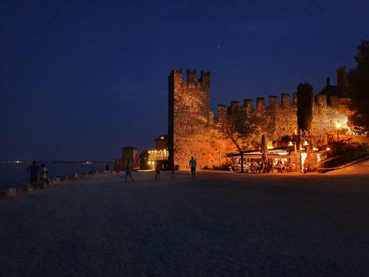 Garda Felice Appartement Desenzano del Garda Buitenkant foto